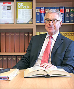 DR. PETER MOHR